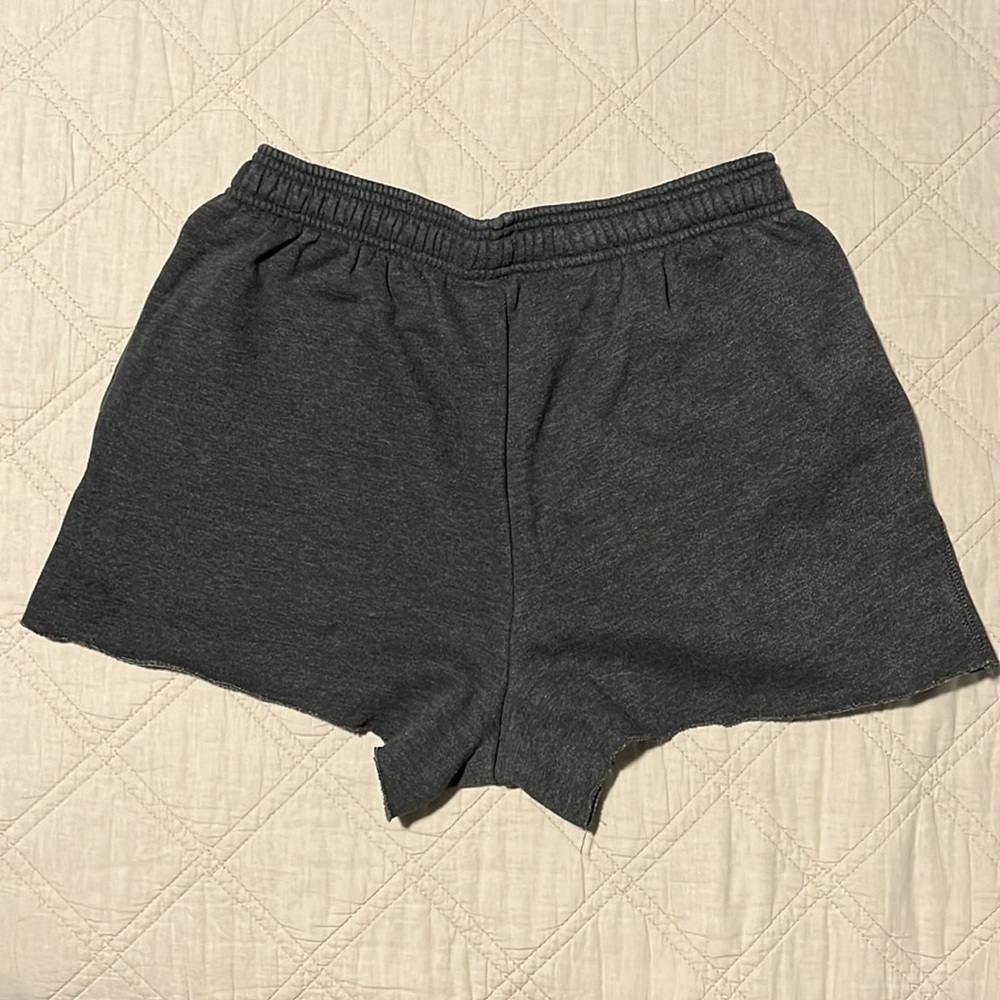 Amazon Essentials - Picture 2 of 2